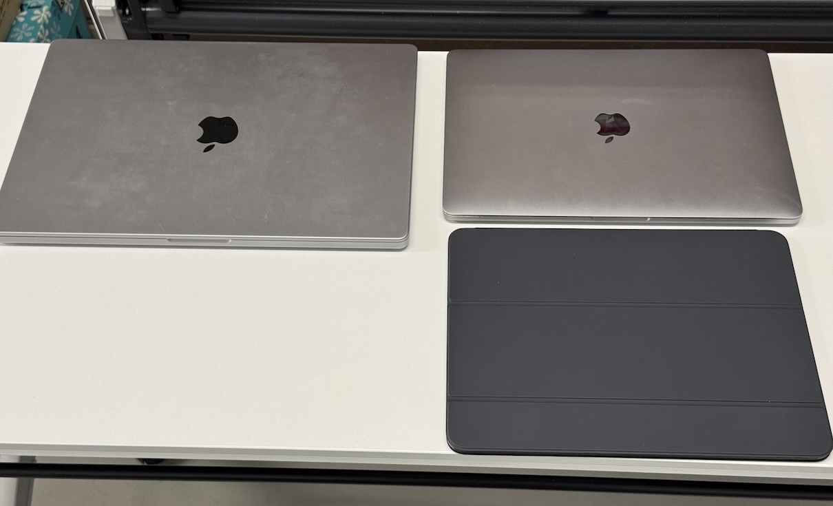 MacBook Pro と iPad
